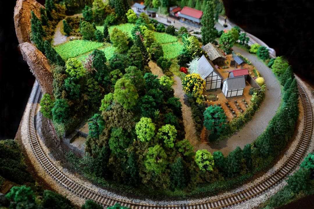Nゲージ鉄道模型 田園風景 ジオラマ完成品　ポイント難あり