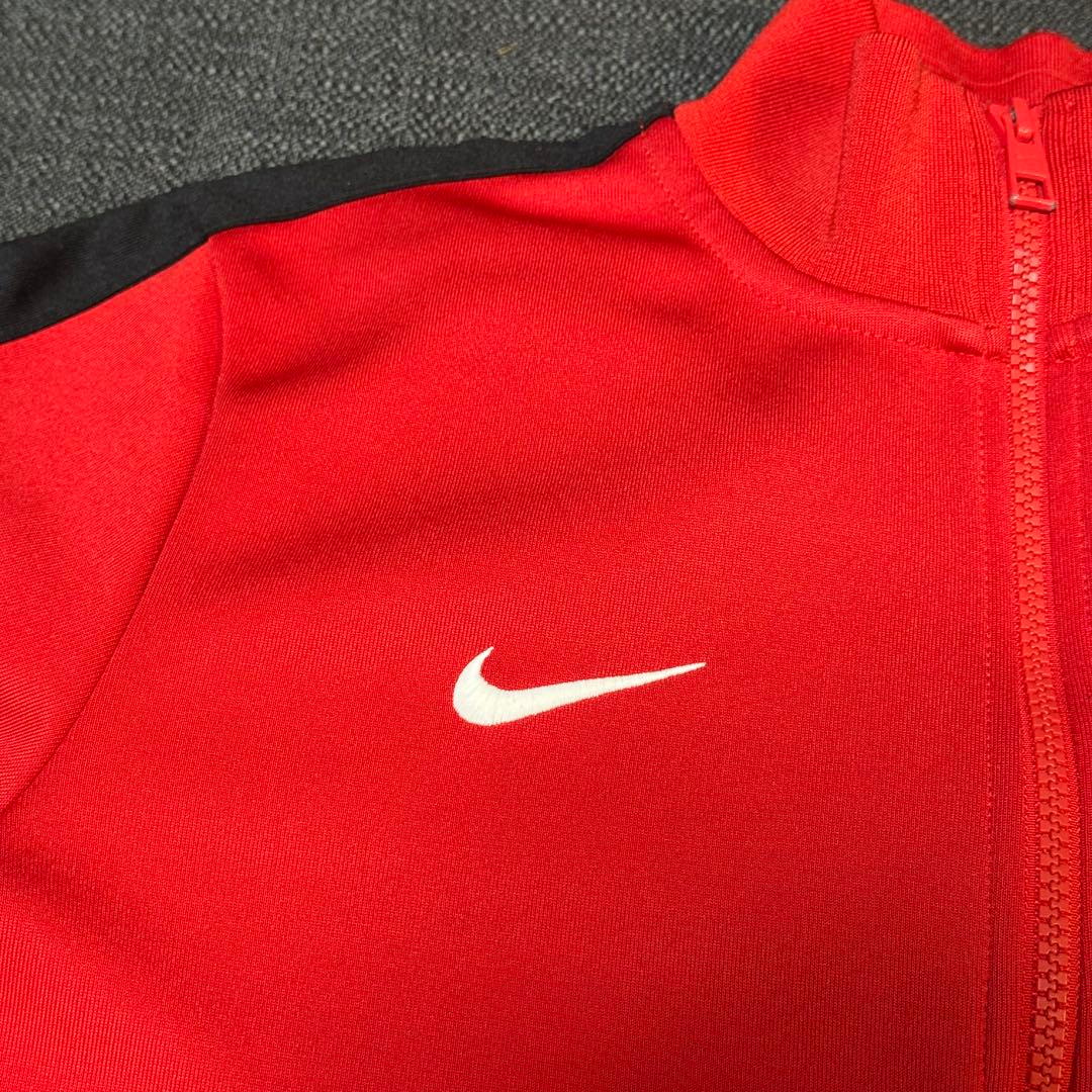【希少】NIKEマンチェスターユナイテッド トラックジャケット背面ロゴ 赤 M