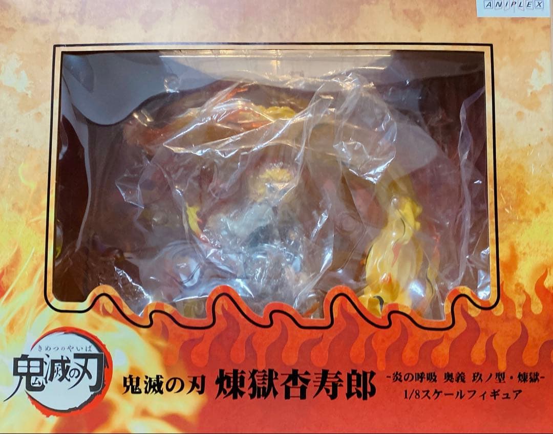 鬼滅の刃の煉獄杏寿郎1/8スケールフィギュア