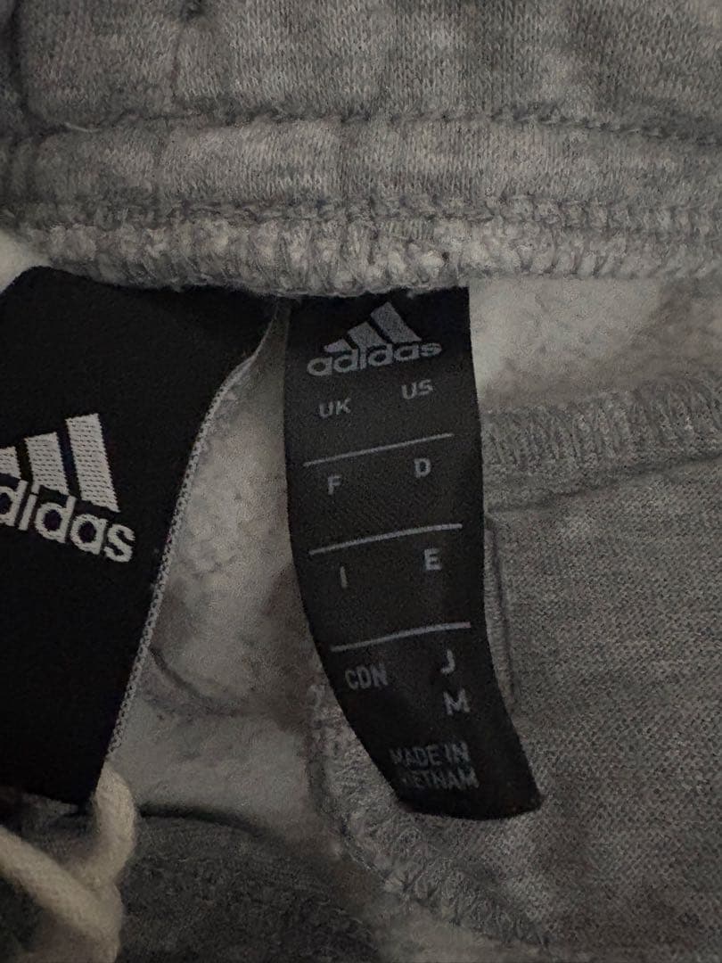 【本日限り千円値下げ❗️】adidas グレー ジャージ上下セット