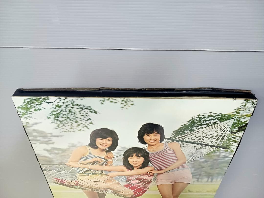 昭和レトロ！当時物『キャンディーズ』木製 ポスターパネル 57×49×2.5cm