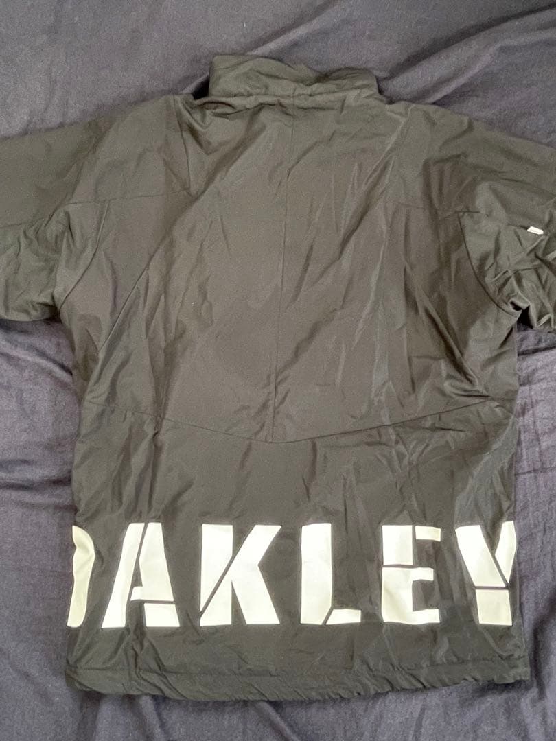 Oakley ウィンドブレーカー