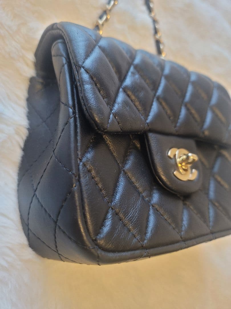 ノベルティ CHANEL 黒 キルティング ショルダーバッグ ミニマトラッセ