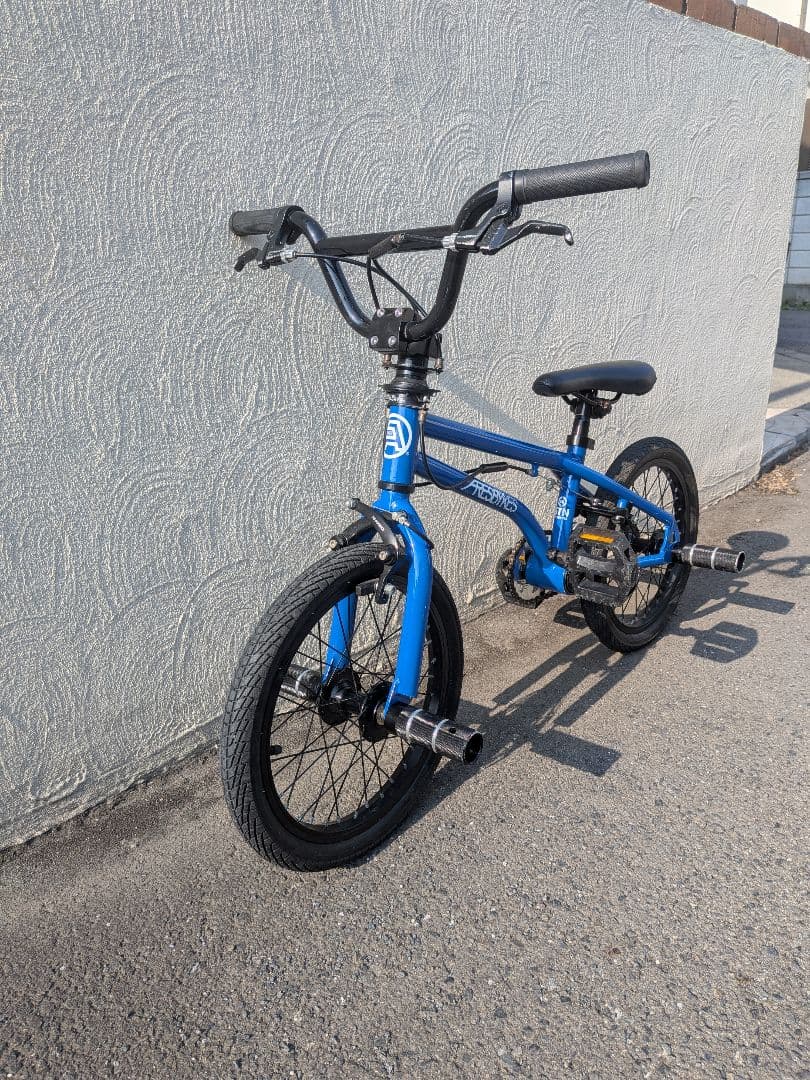 キッズ　BMX　16インチ 青 ARESBIKE