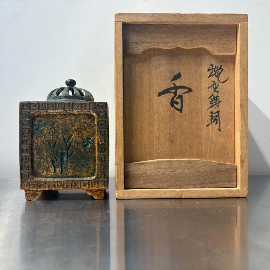 M●希少　高岡銅器　宝玉造　鋳銅　竹鳥紋　角香炉　銅製香合　香炉　香立て