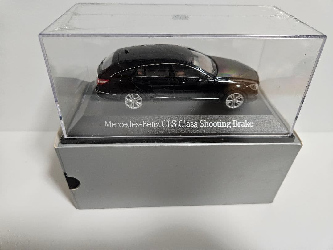 メルセデス・ベンツ CLA CLS シューティング ブレーク 1/43 ミニカー