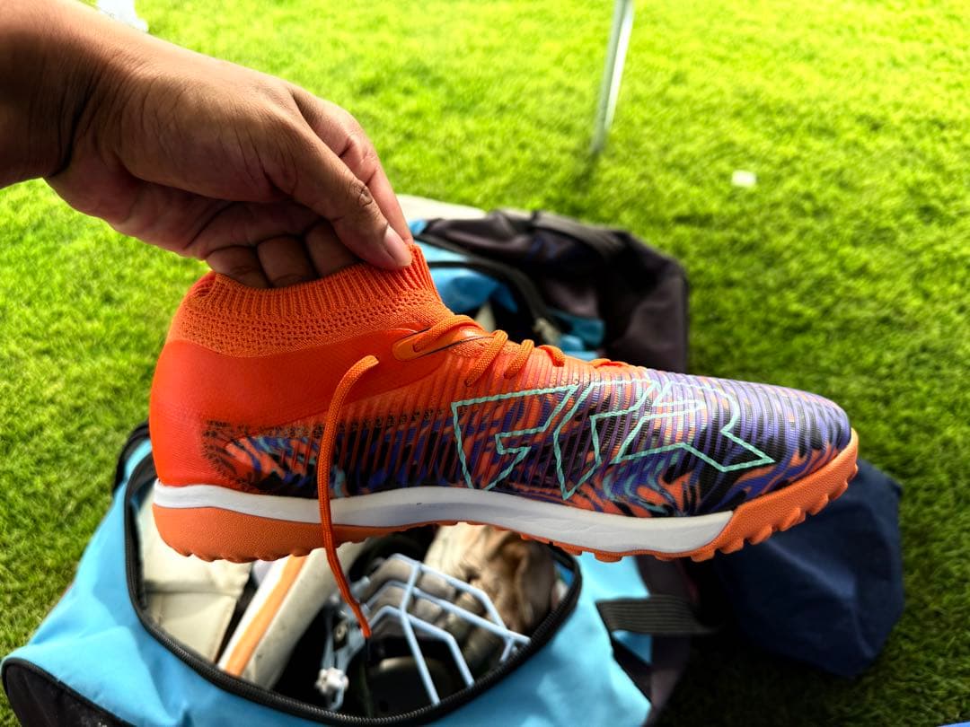 PUMA FUTURE 8 サッカートレーニングシューズ オレンジ 27cm