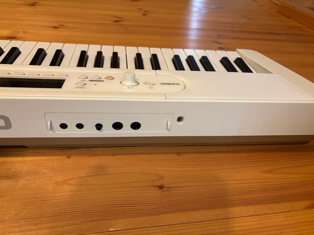 CASIO LK-526 キーボード