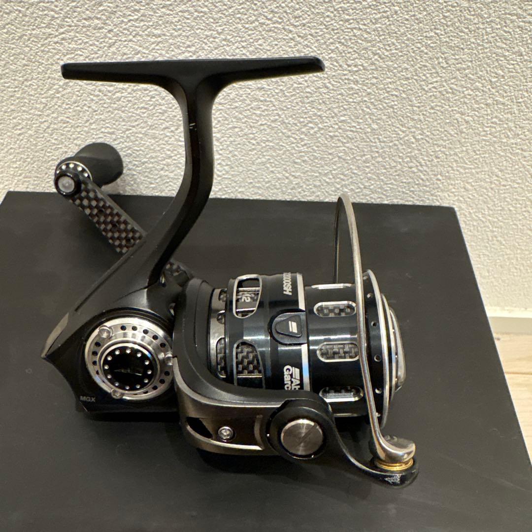 【ジャンク品】REVO MGX 2000SH スピニングリール
