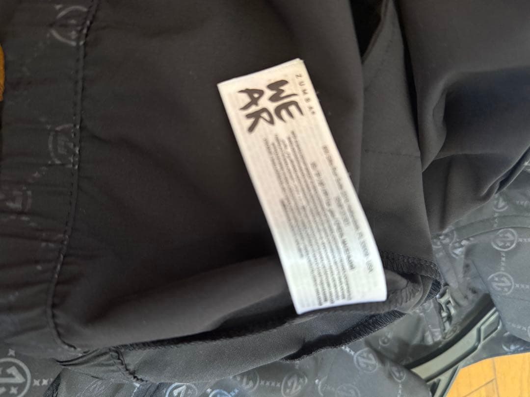 ZUMBAウィンドブレーカー XSmall