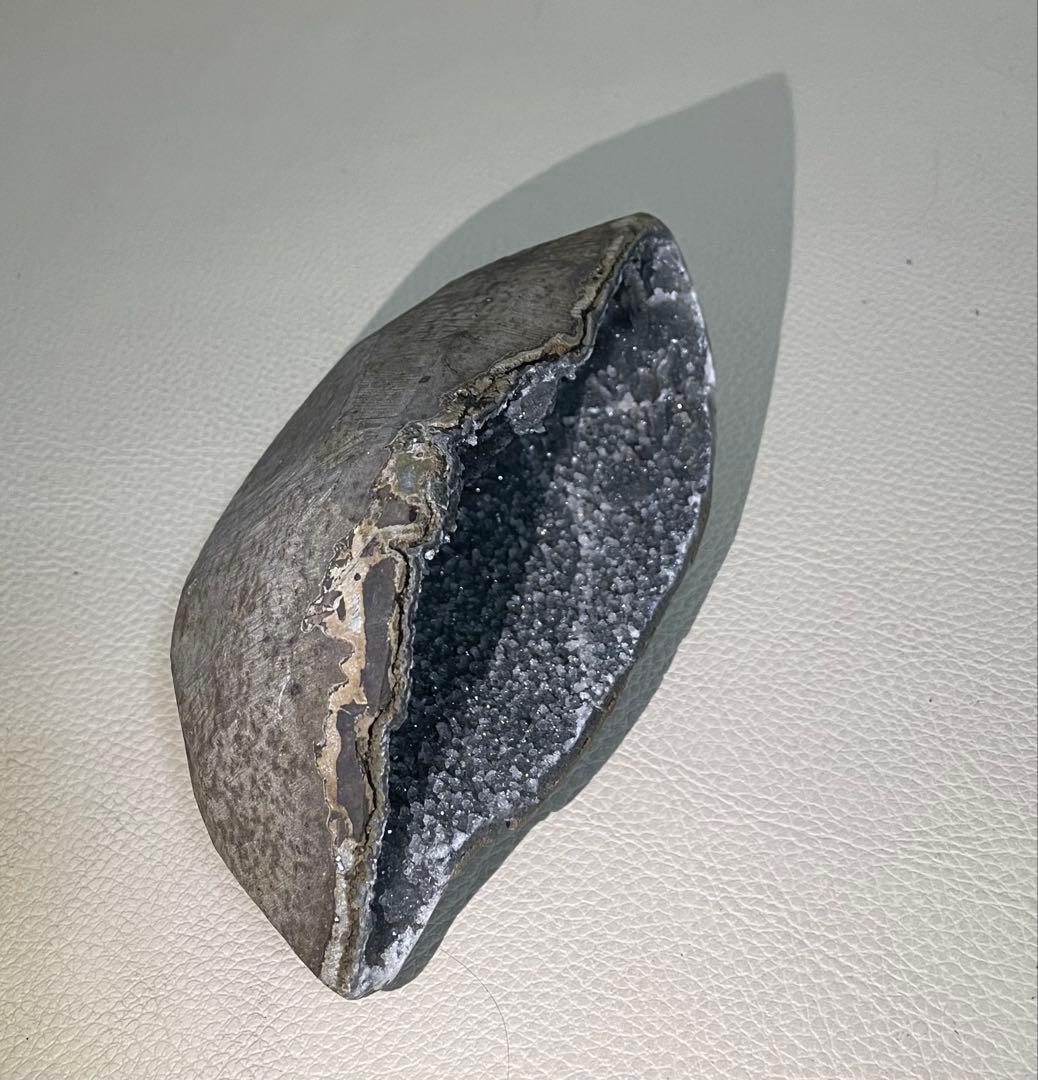 ブラックギャラクシーアメジストドーム ドゥルージー 山型 森模様 ジオード 晶洞