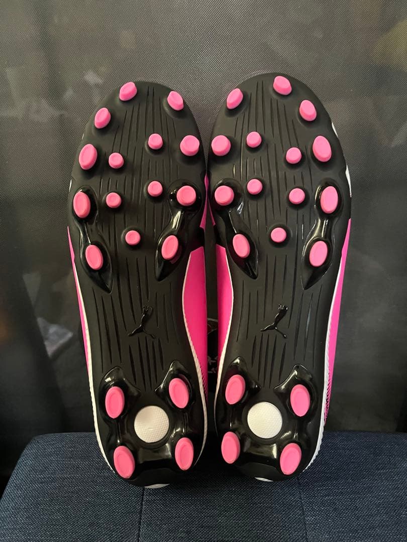☆新品☆ 未使用 PUMA サッカースパイク ウルトラ プレイ 24cm