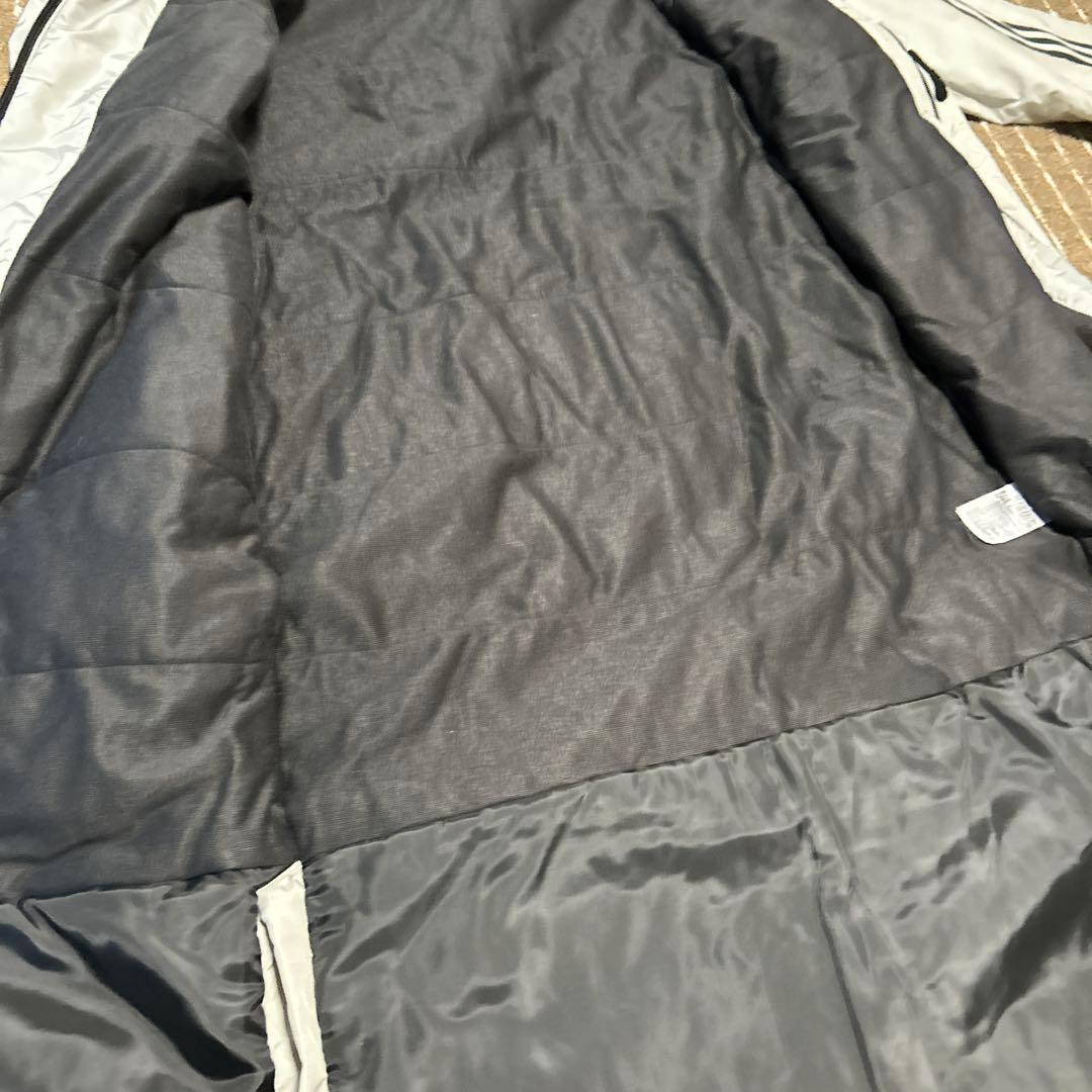 未使用品‼️adidasベンチコート光沢のあるグレー