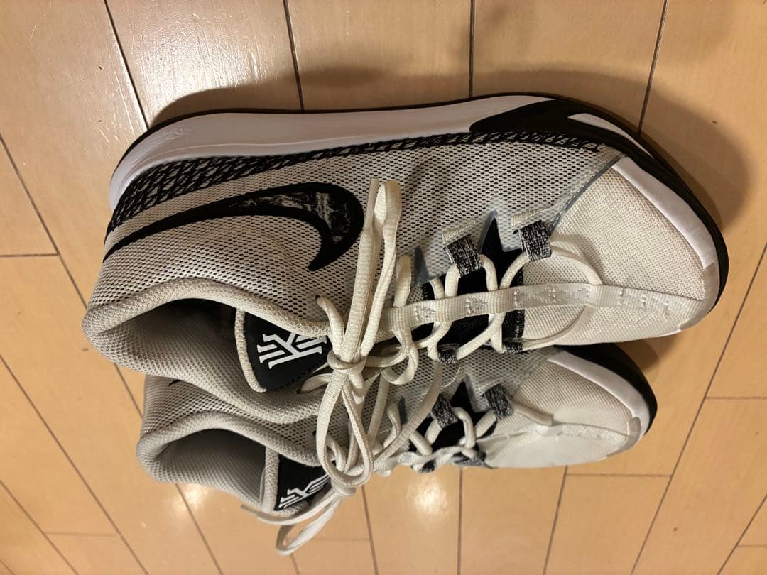 NIKE KYRIE（カイリー）FLYTRAPシリーズ