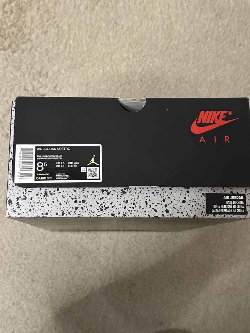 Air Jordan 5 レトロ