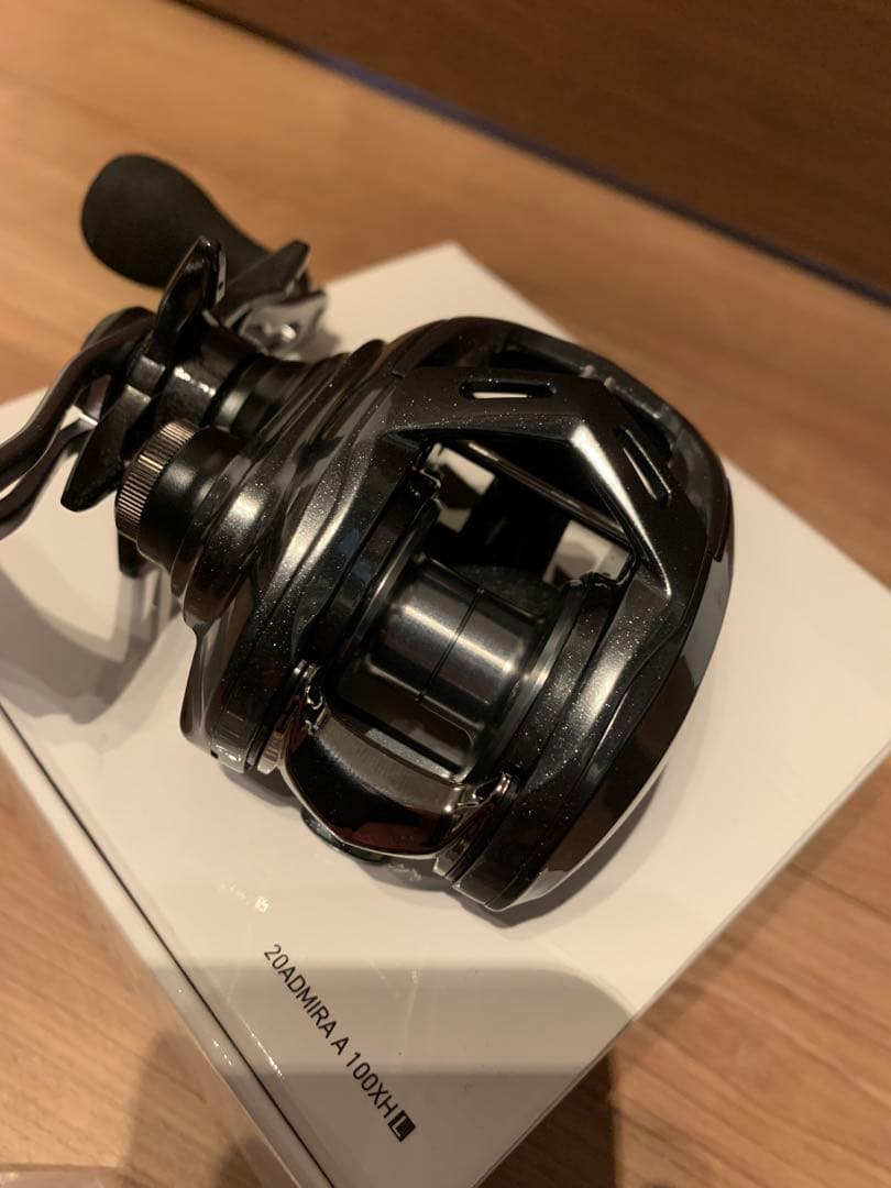 極美品　Daiwa 20 ADMIRA A 100XHL ダイワ ベイトリール