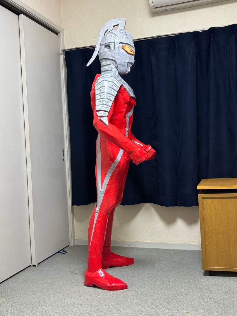 ウルトラセブン 等身大ペーパークラフト 完成品 178cm 特大サイズ ニス仕上