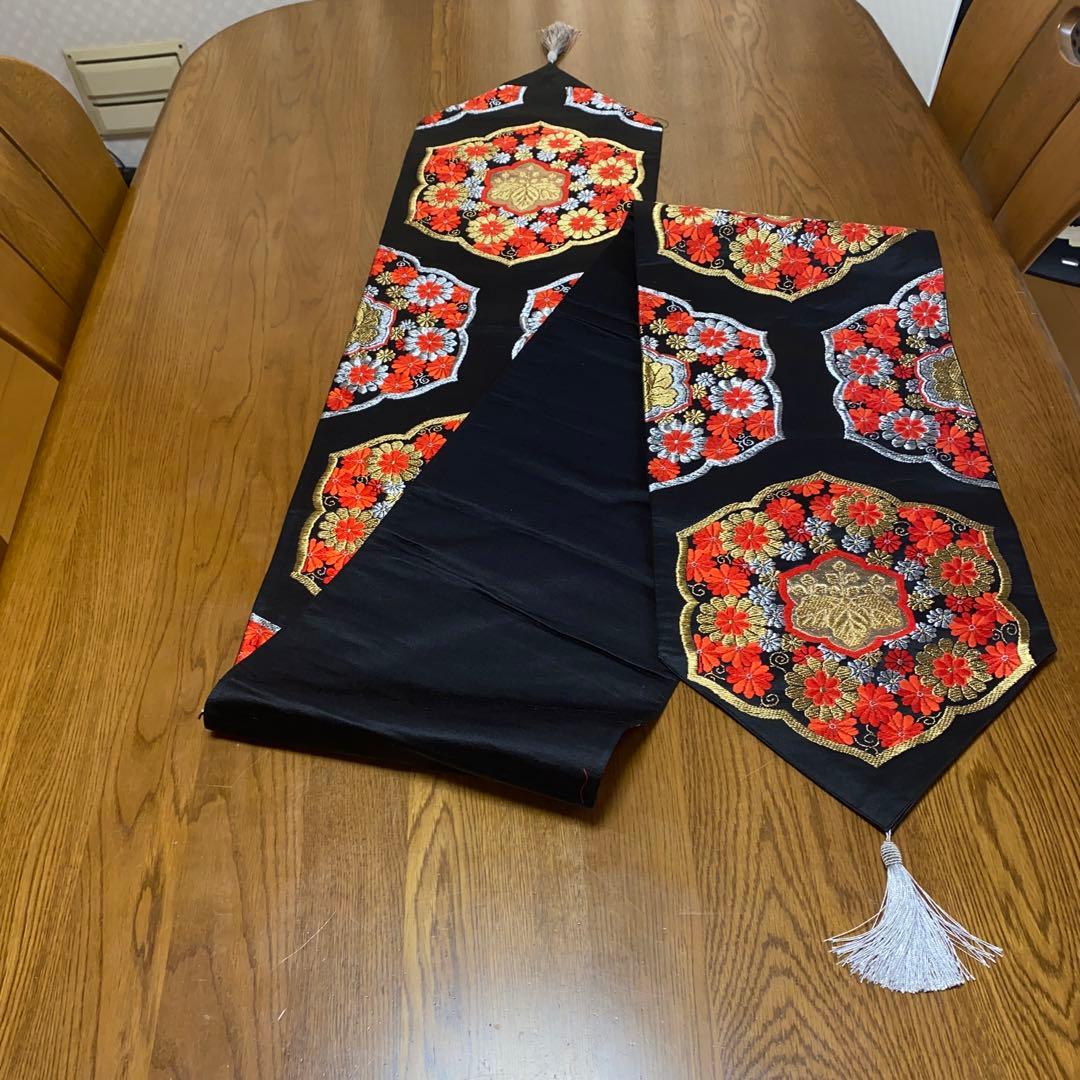 テーブルランナー　六弁大華紋　帯リメイク