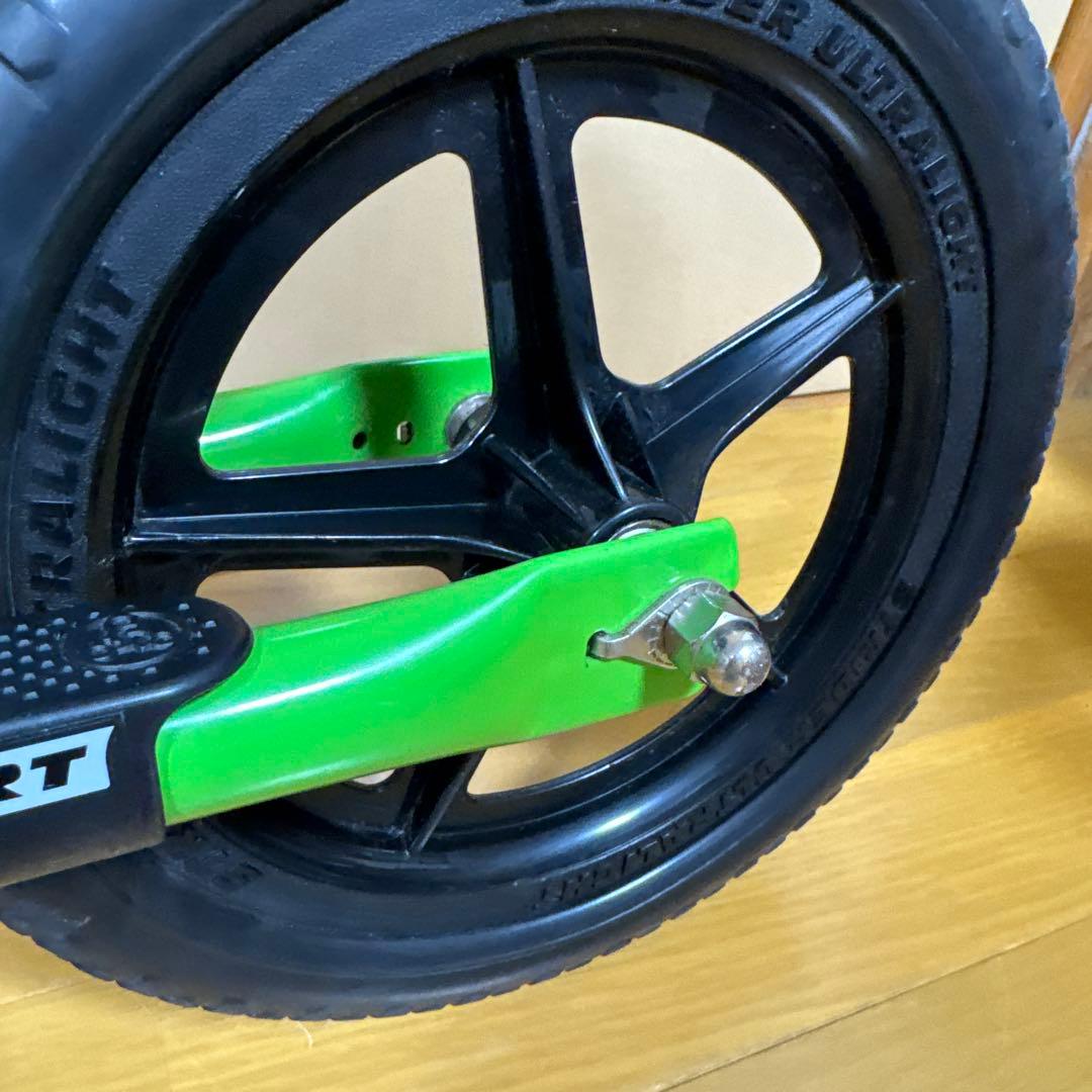 美品 ストライダー 12 スポーツ グリーン 本体