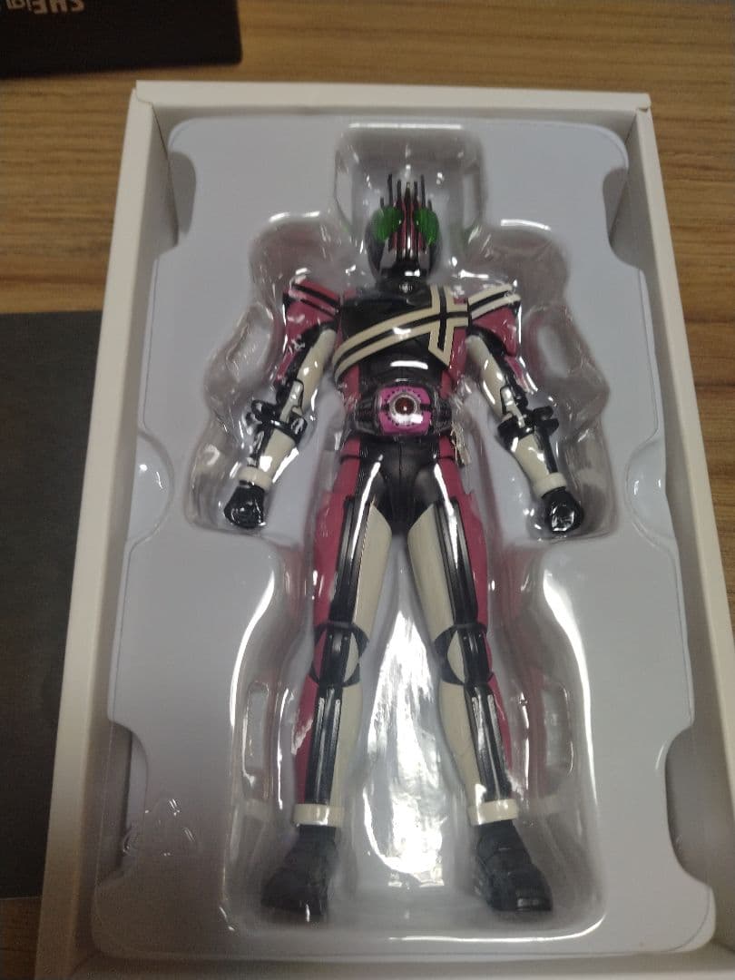 仮面ライダーディケイド(ネオディケイドライバーver)真骨彫