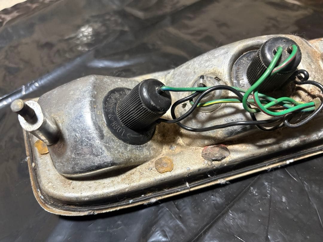 イスズ 117 クーペ PA90 ハンドメイド テール ライト純正 当時物 旧車