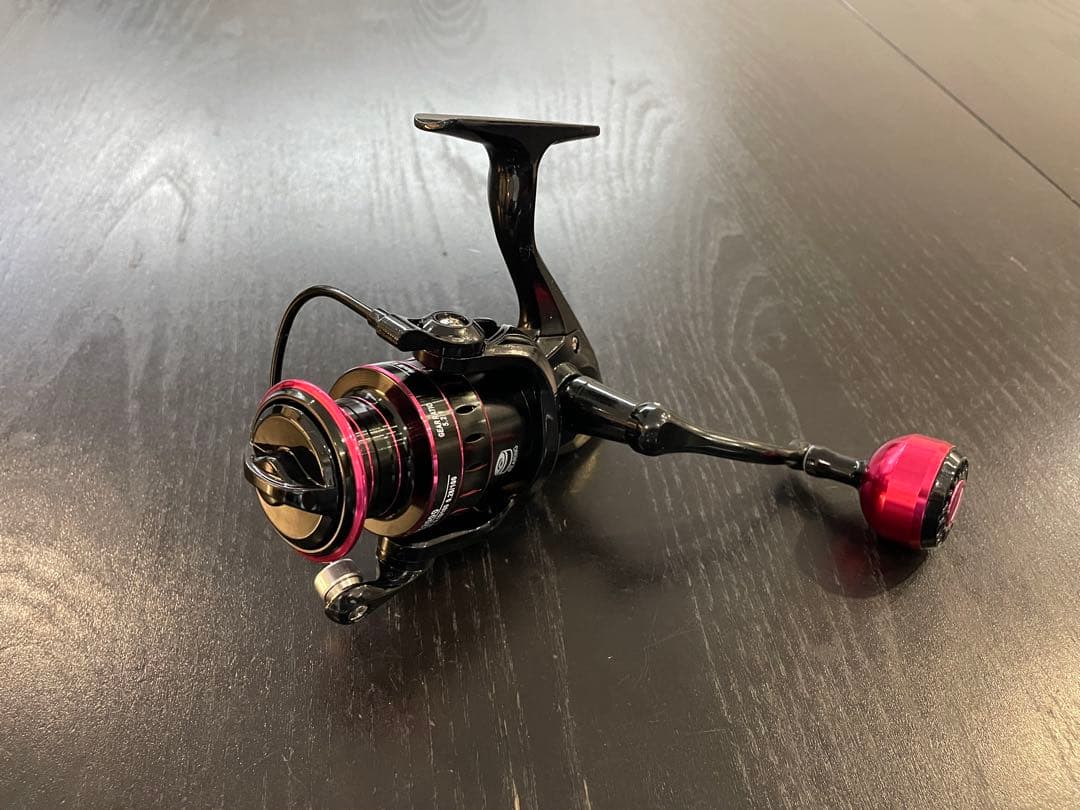 ルアー釣りデビュー2ピーススピニングロッド（180cm)3000番リールライン付