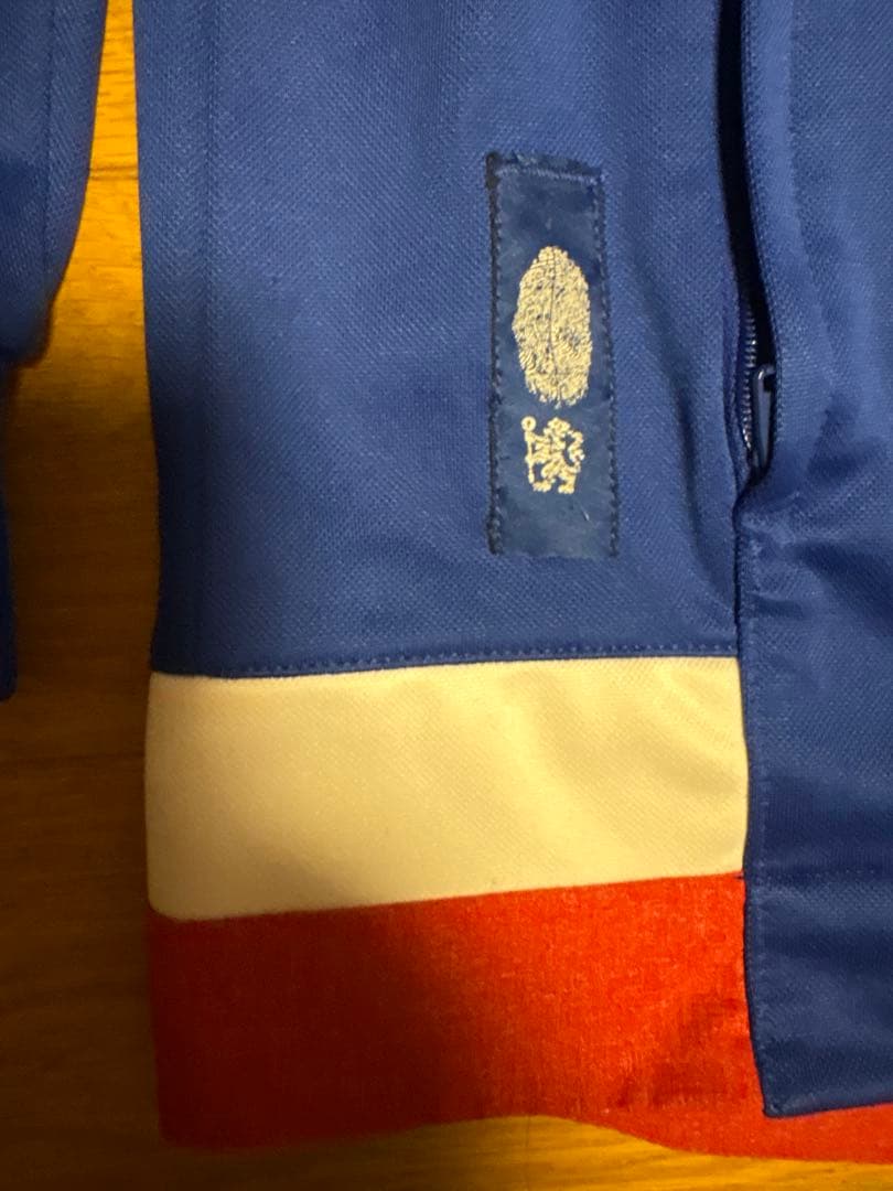 アディダスチェルシージャージ上