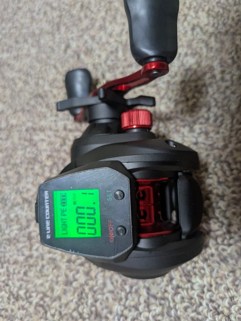 （DM301R）デジタルカウンター付ベイトリール右巻き ダブルハンドル（新品）