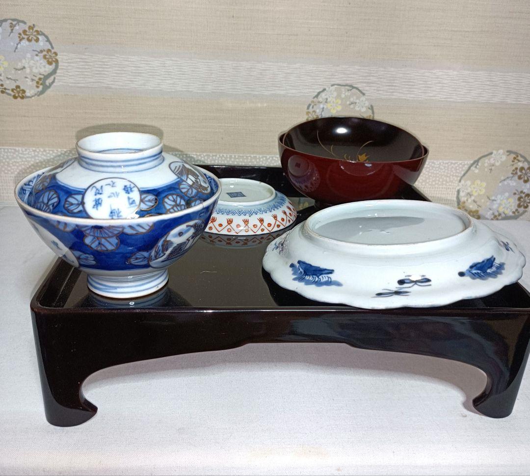 御膳セット(黒塗御膳1.椀1.金蒔絵吸物椀1.色絵小皿1.中皿1.)