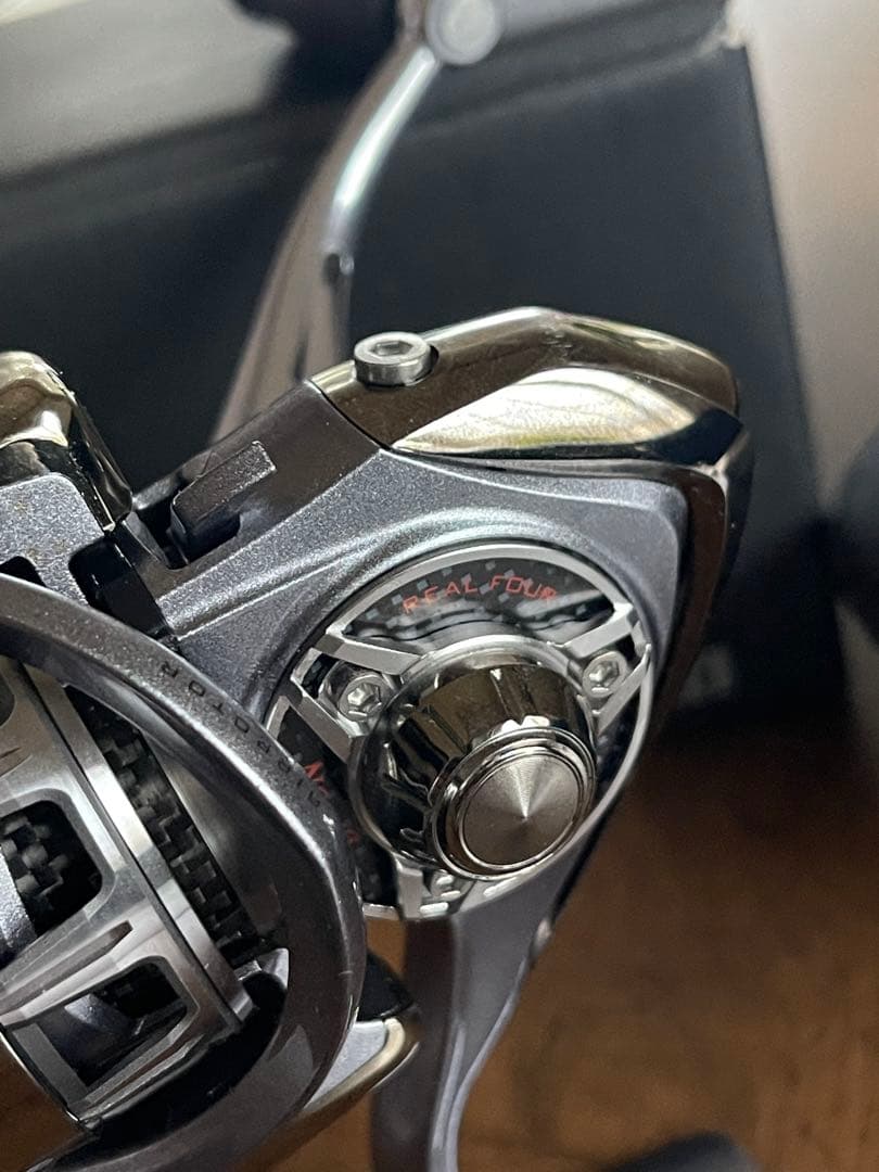 [美品]DAIWA EXIST 2004H スピニングリール