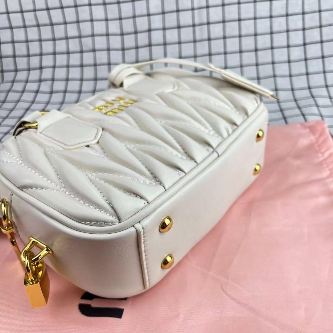 ノベルティ MIU MIU ‎ミュウミュウボウリングバッグ ハンドバッグ