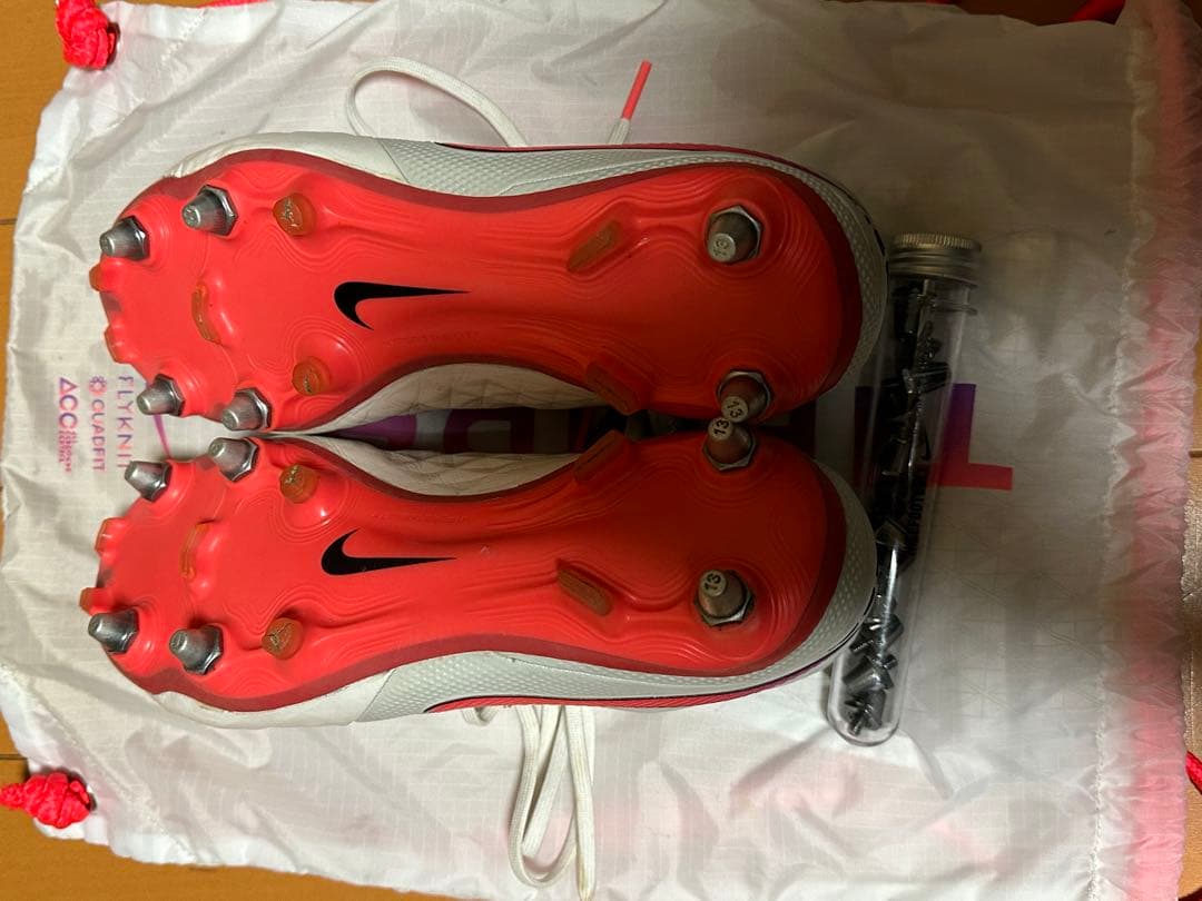 ナイキティエンポレジェンド8 sg 取り替え　26.5