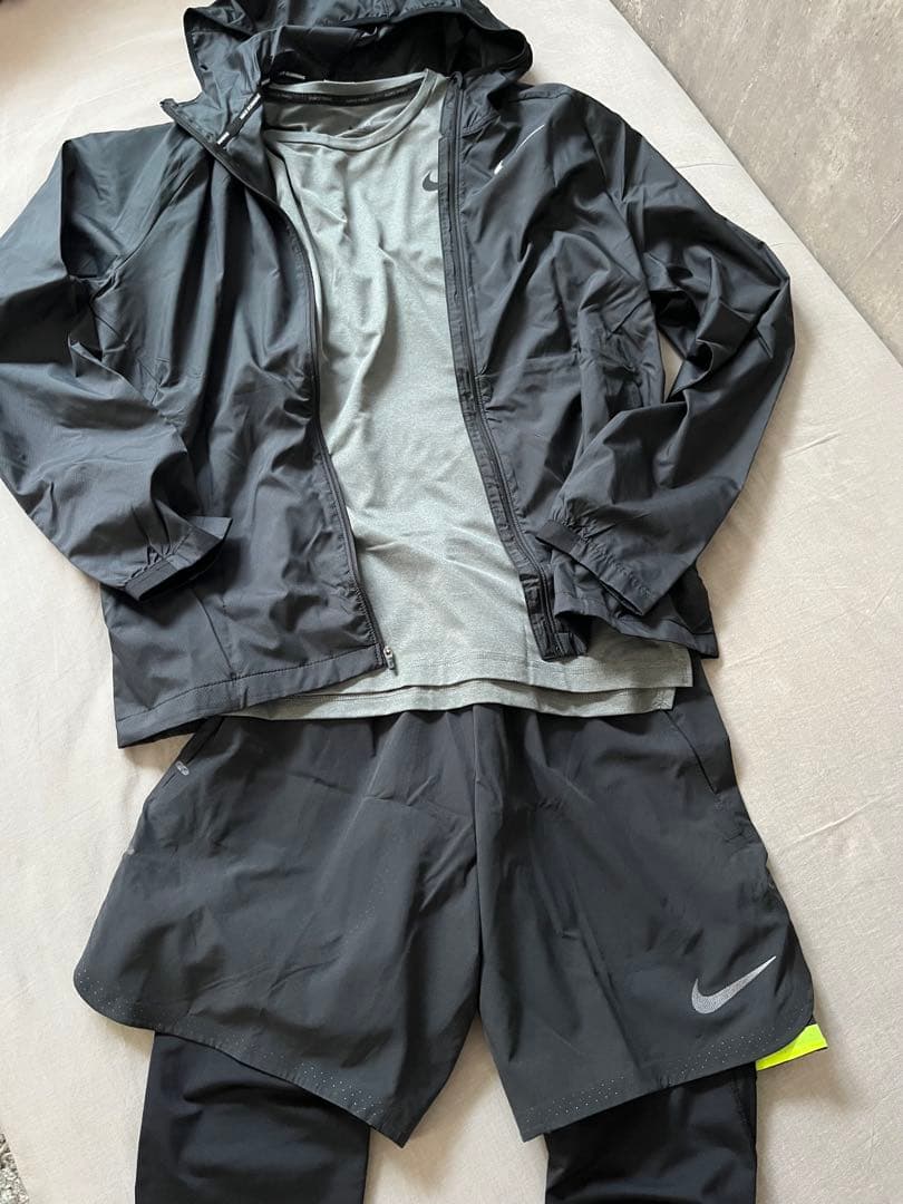 【お得！５点セット】NIKEランニングウェアLサイズ【未使用品】