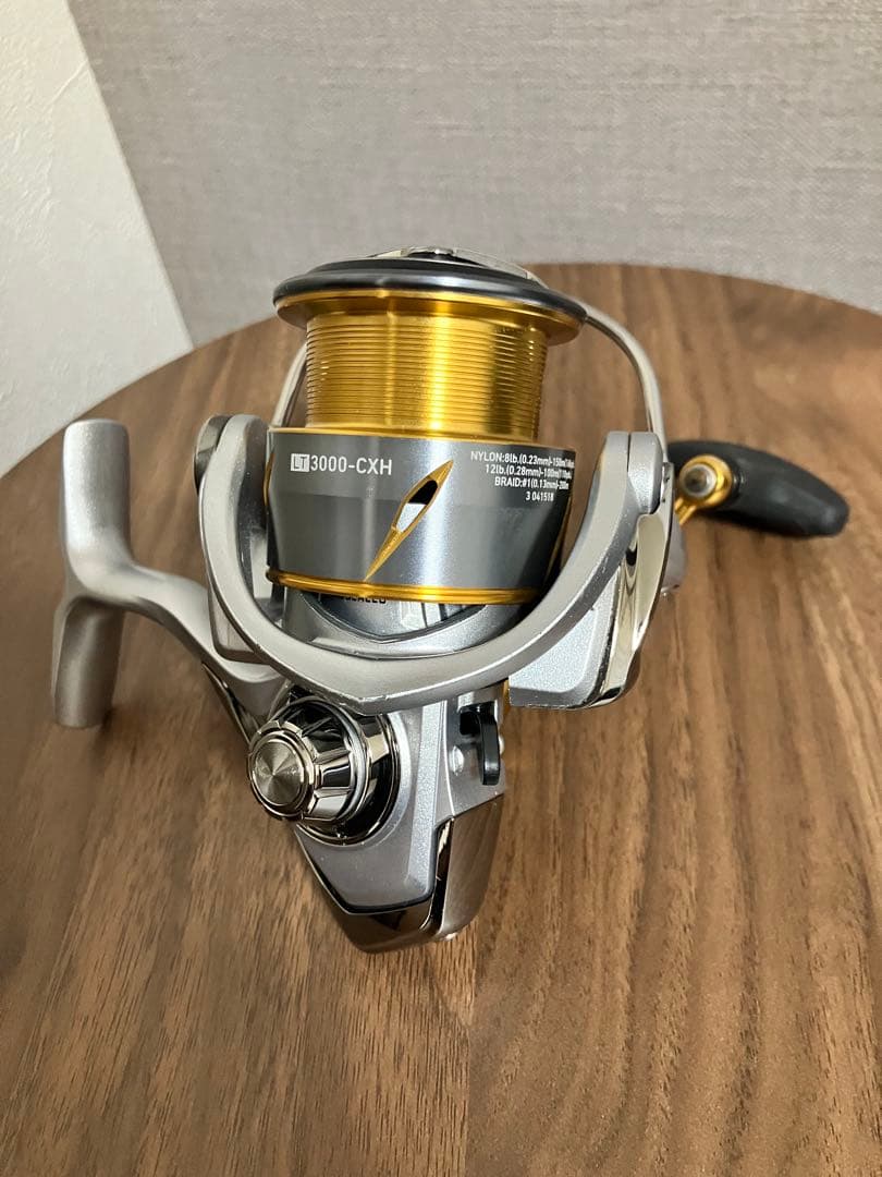 Daiwa スピニングリール　21フリームスLT3000-CXH