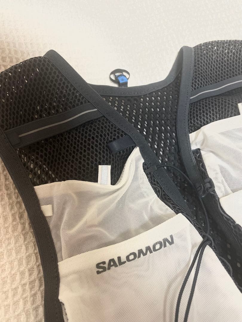 Salomon active skin 8Mサイズ ランニングベスト ホワイト