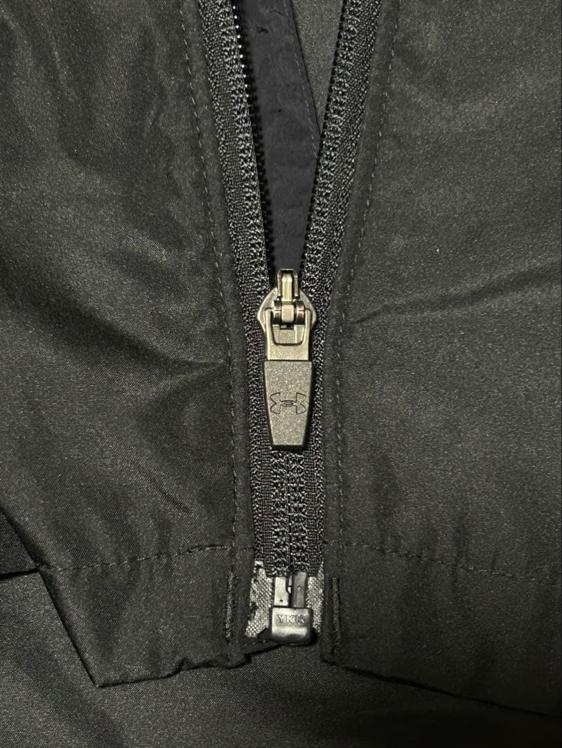 Under Armour ウィンドブレーカーとパンツ
