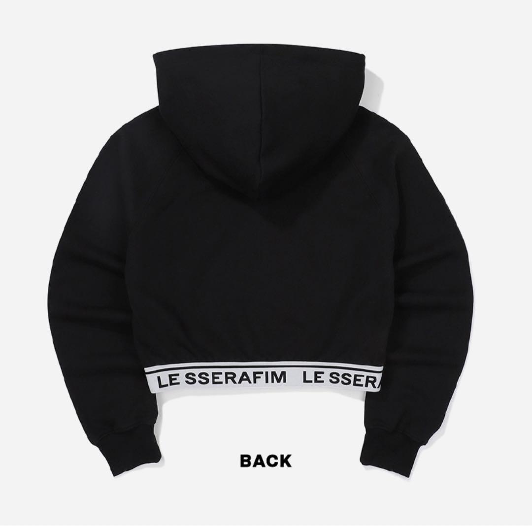 新品未使用[LE SSERAFIM] CROP HOODIEパーカー
