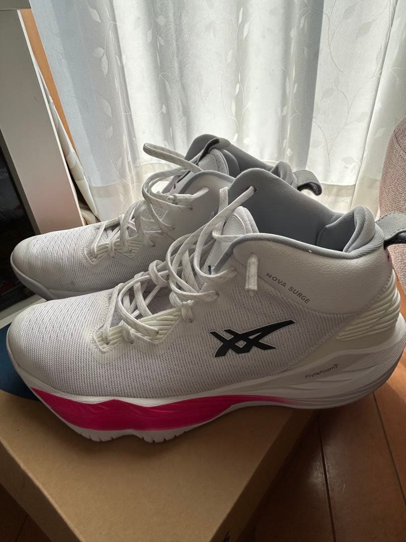 美品⭐︎ASICS バスケットシューズ NOVA SURGE 30cm