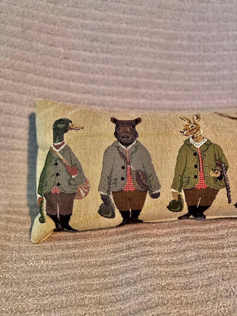ロング　クッション　ハンティング　　鹿　鴨　イノシシ　うさぎ　犬　キツネ　刺繍
