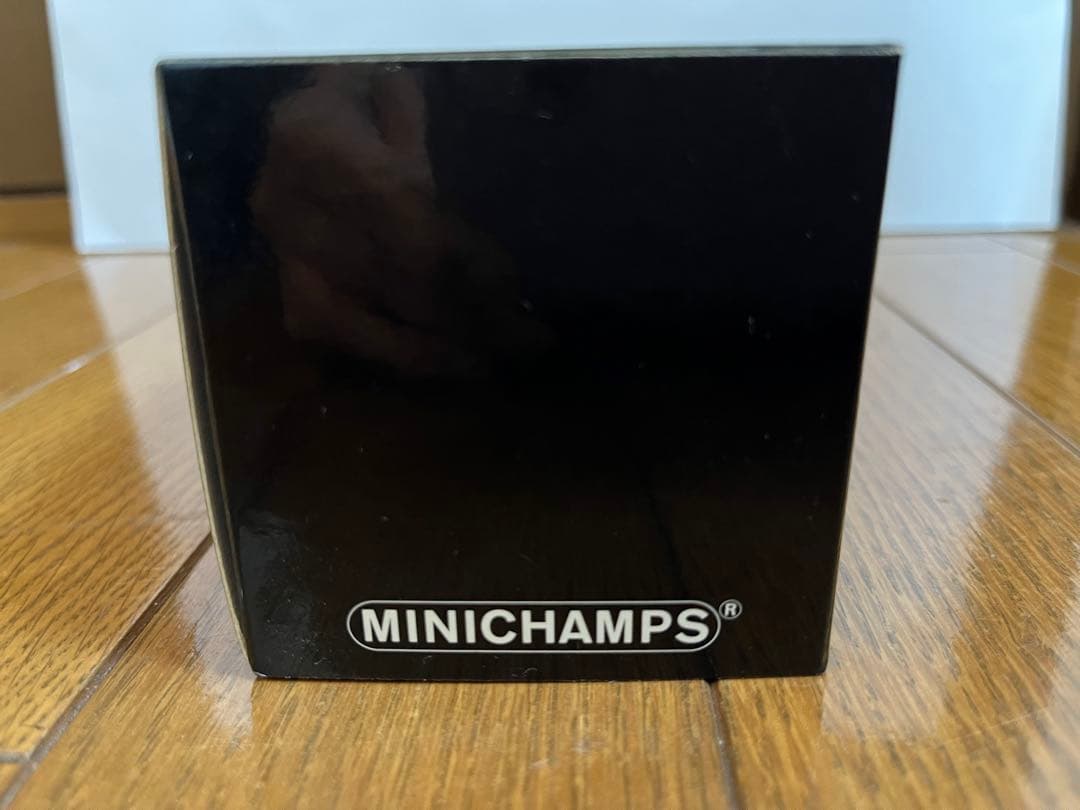 MINICHAMPS  7-Series 1986 レッドメタリック