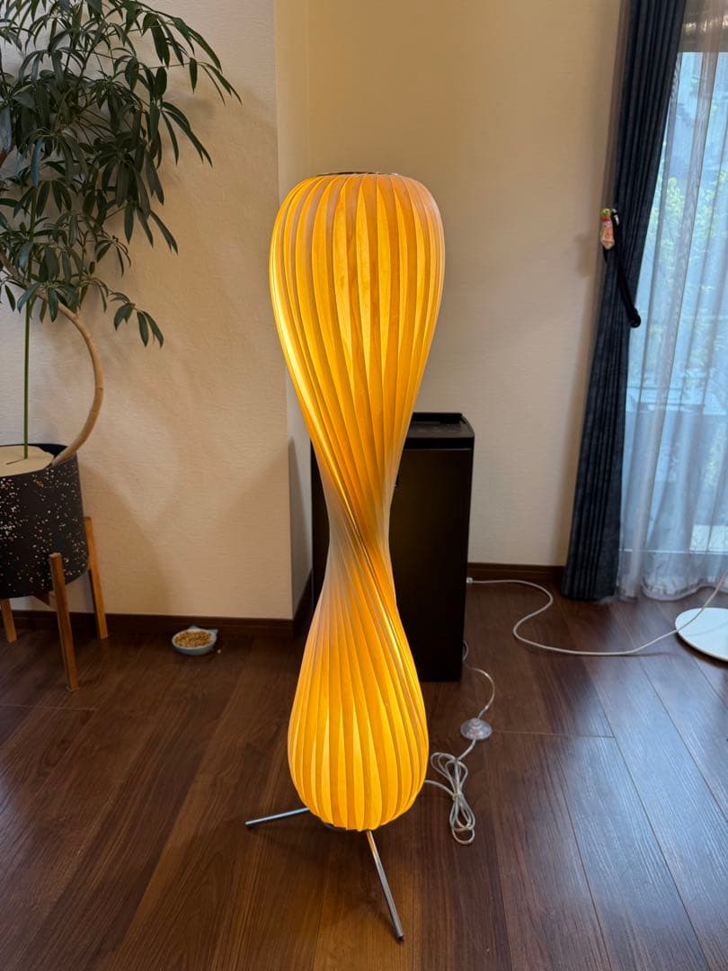 フロアランプfloor lamp