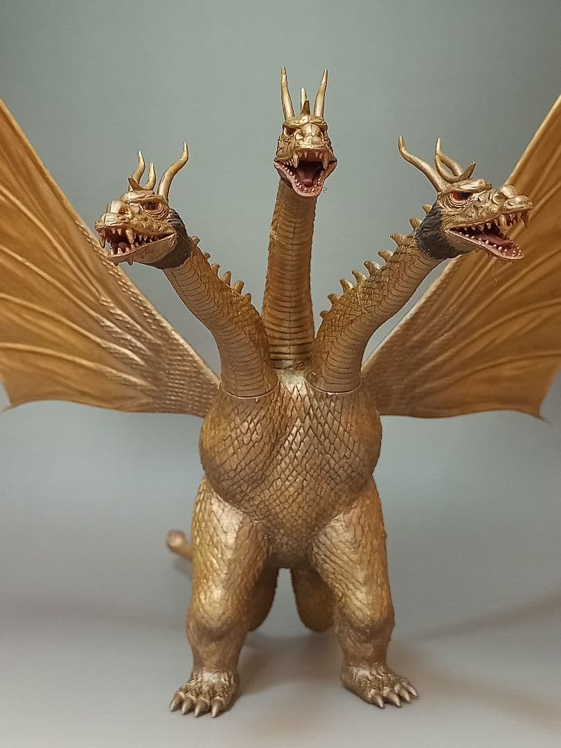 《リョウ》キングギドラ（昭和版）プラモデル　完成品