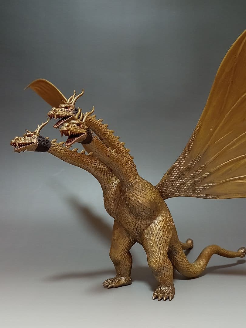 《リョウ》キングギドラ（昭和版）プラモデル　完成品