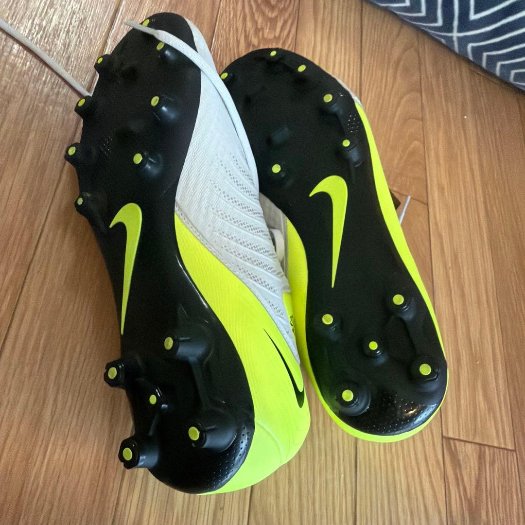 サッカー スパイク ナイキ ファントム GX II