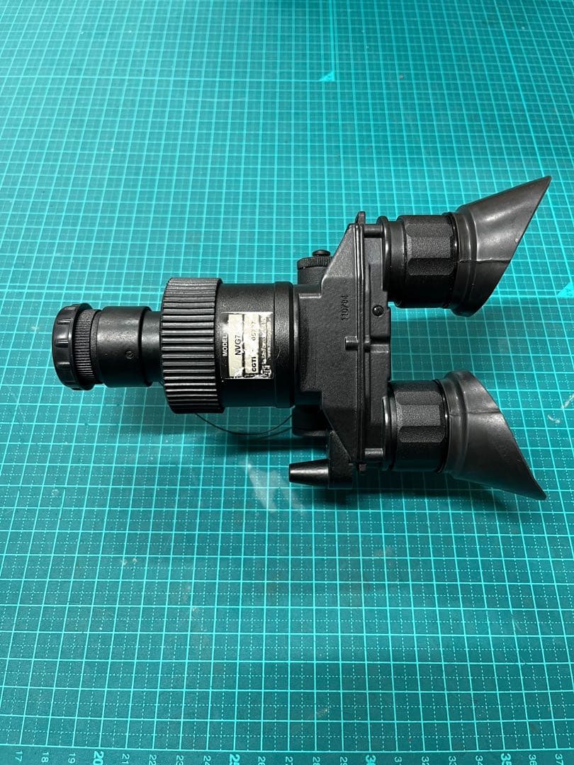 双眼ナイトビジョン　ATN NVG-7 CGTI（2.5世代）