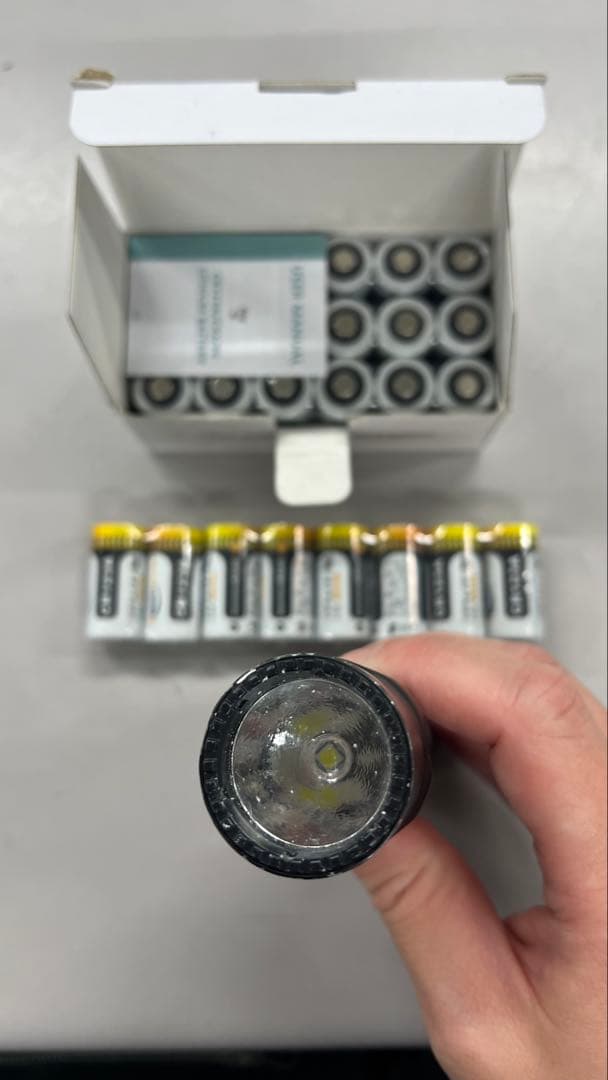 懐中電灯 SUREFIRE バッテリー付き