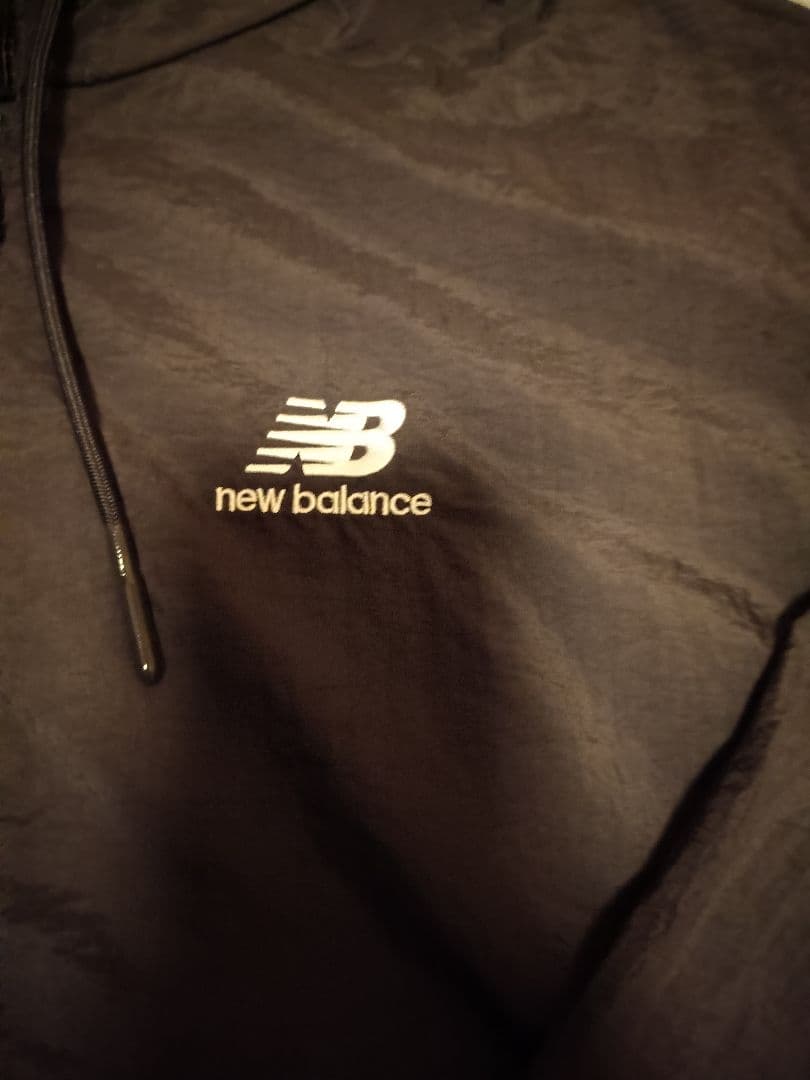 New Balance ブラック ウィンドブレーカー 美品
