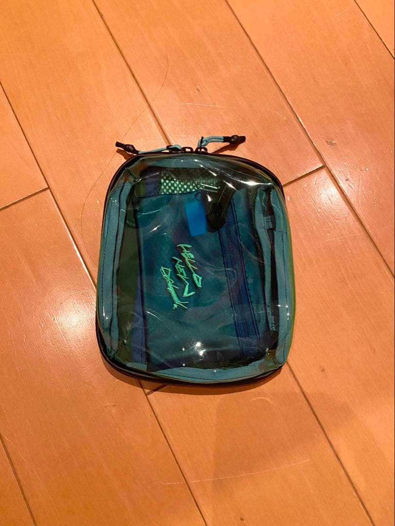 新品未使用　ネイタルデザイン　ライセンスポーチ