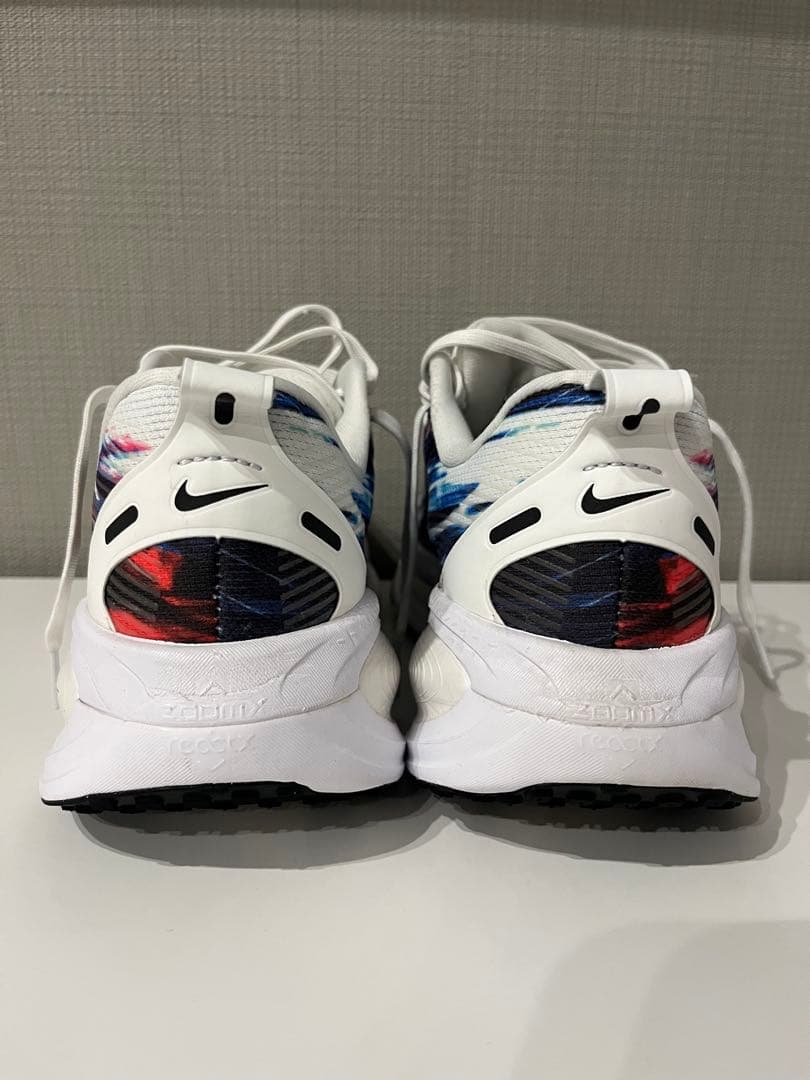 スパイク・シューズ NIKE VOMERO 18 SE