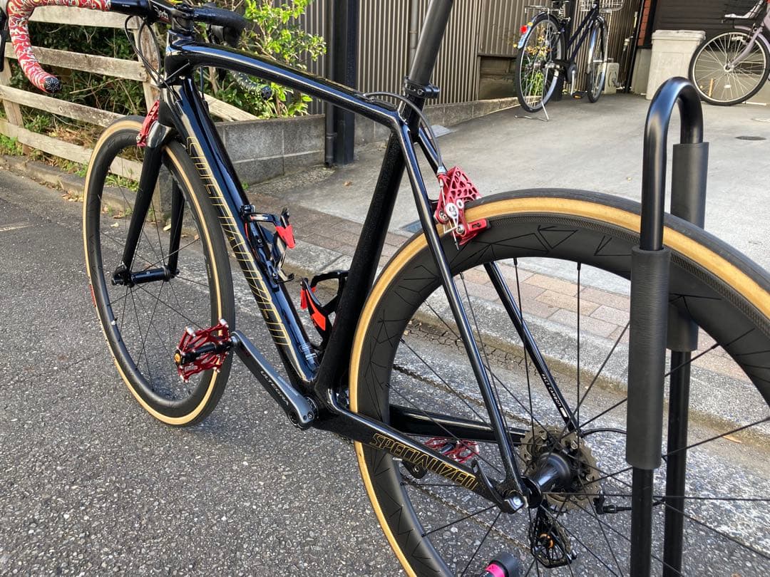 【美品】スペシャライズド Tarmac カーボンロード / 黒✖️金 56
